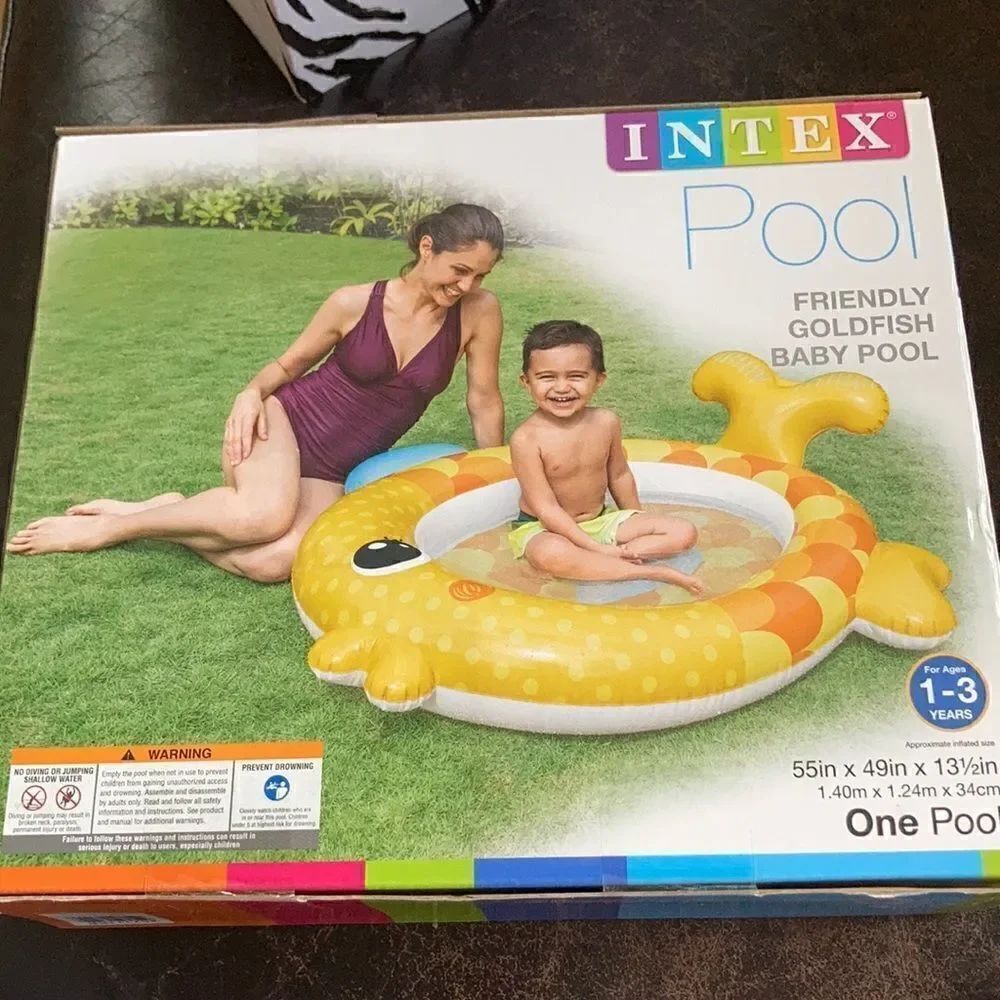 1 LEFT! Friendly Goldfish Baby Pool - Picture 1 of 4